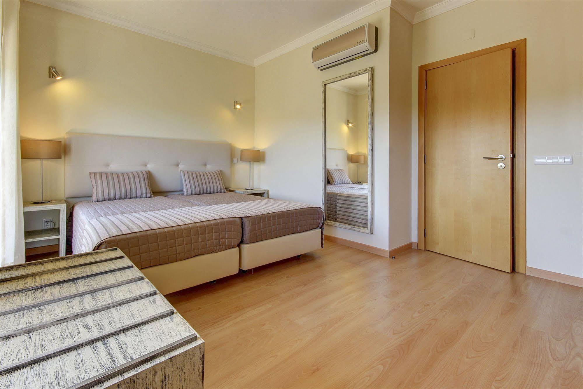 Pinheiros Da Balaia Villas Αλμπουφέιρα Εξωτερικό φωτογραφία